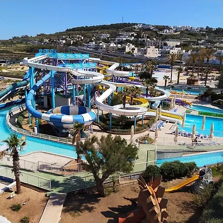 Deluxe Steps To St Georges Bay דירה *