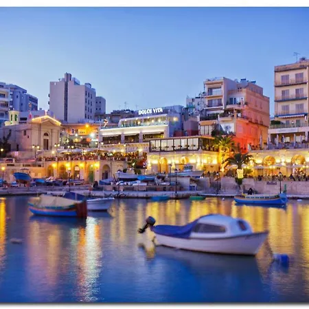 Deluxe Steps To St Georges Bay アパート Saint Julian's